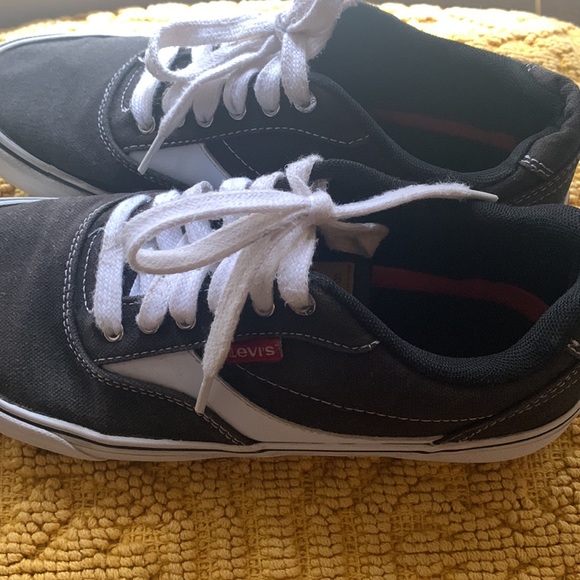 Levi’s - Picture 5 of 6